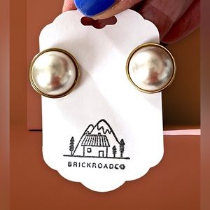 Vintage faux pearl and gold tone clip earrings